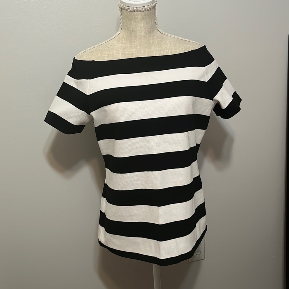 Boat neck or off shoulder short sleeve top. Black and White large stripes.